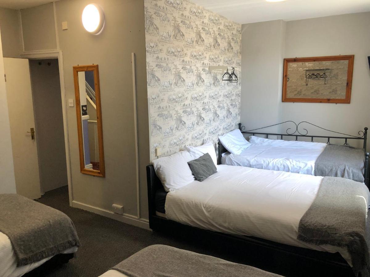 Ultimate Family Guest House Blackpool Exterior photo
